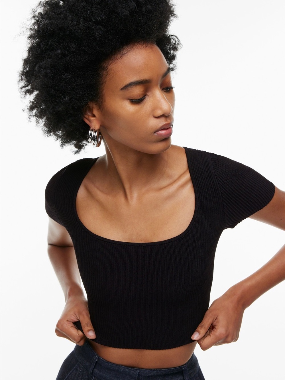 Aritzia Babaton Sculpt Knit Squareneck Top in Black Size Medium Cropped Tee
